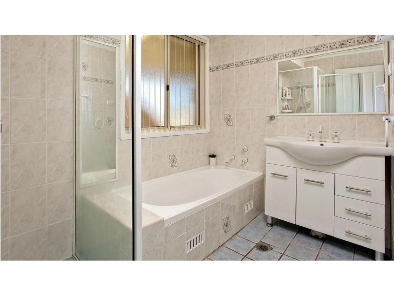 8 Mcfarlane Drive, Minchinbury NSW 2770