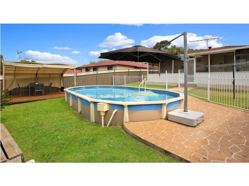 8 Mcfarlane Drive, Minchinbury NSW 2770