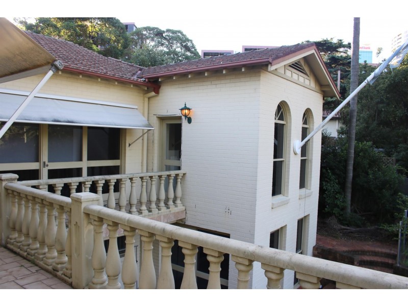 2 Holdsworth Avenue, St Leonards NSW 2065