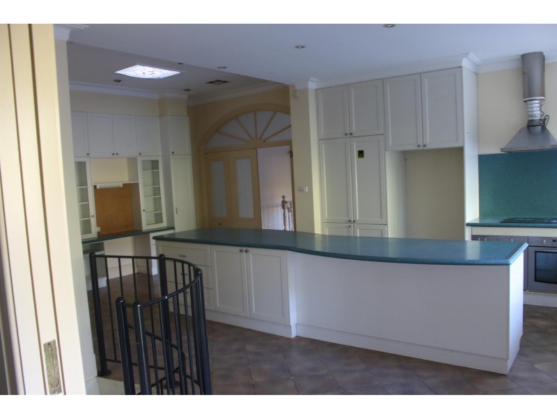 2 Holdsworth Avenue, St Leonards NSW 2065