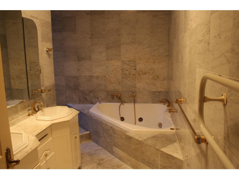 2 Holdsworth Avenue, St Leonards NSW 2065