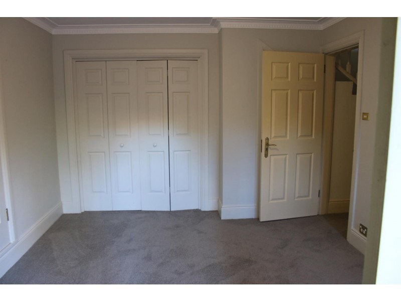 2 Holdsworth Avenue, St Leonards NSW 2065