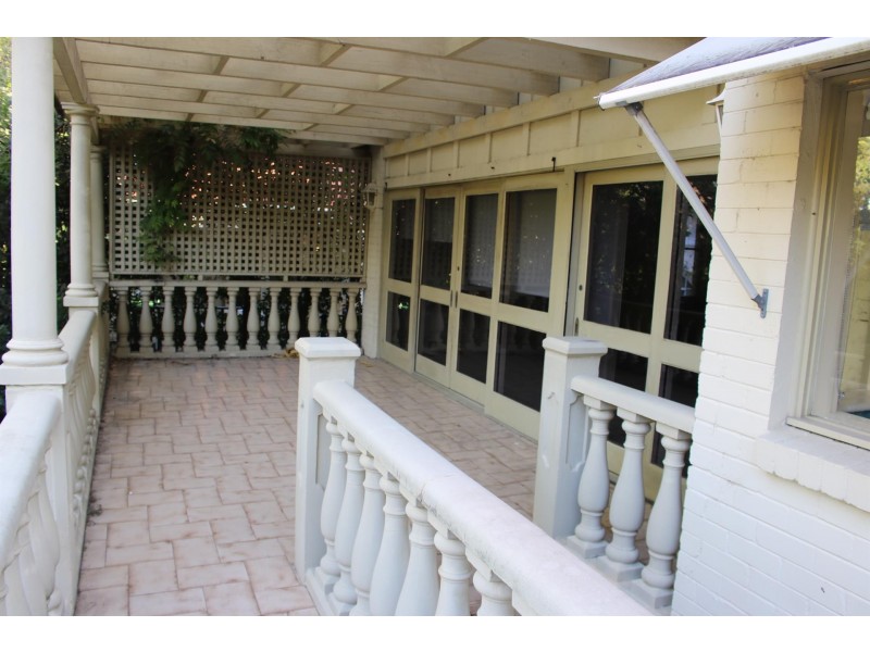 2 Holdsworth Avenue, St Leonards NSW 2065