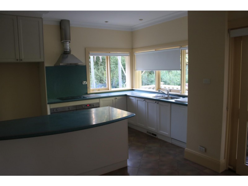 2 Holdsworth Avenue, St Leonards NSW 2065