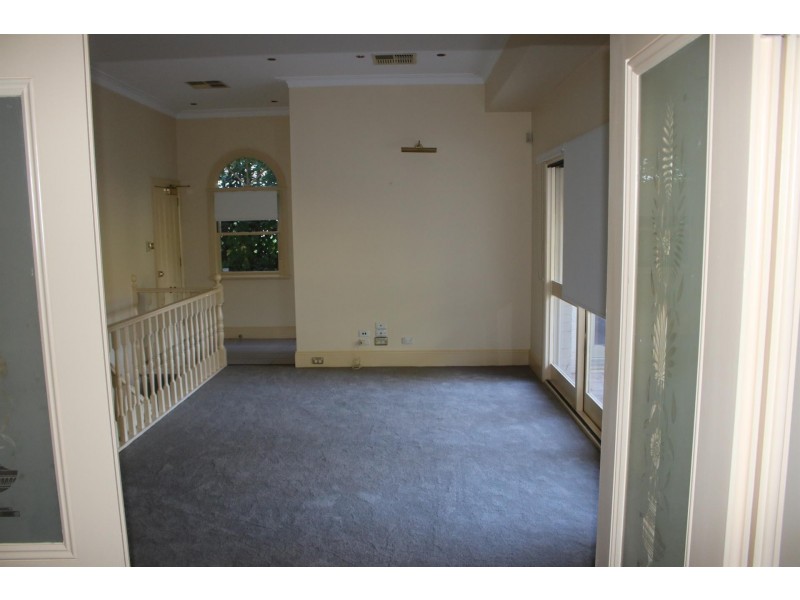 2 Holdsworth Avenue, St Leonards NSW 2065