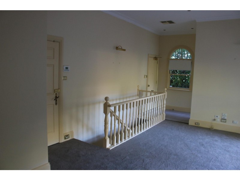 2 Holdsworth Avenue, St Leonards NSW 2065