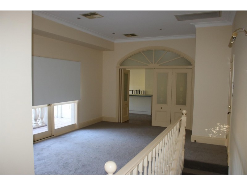 2 Holdsworth Avenue, St Leonards NSW 2065