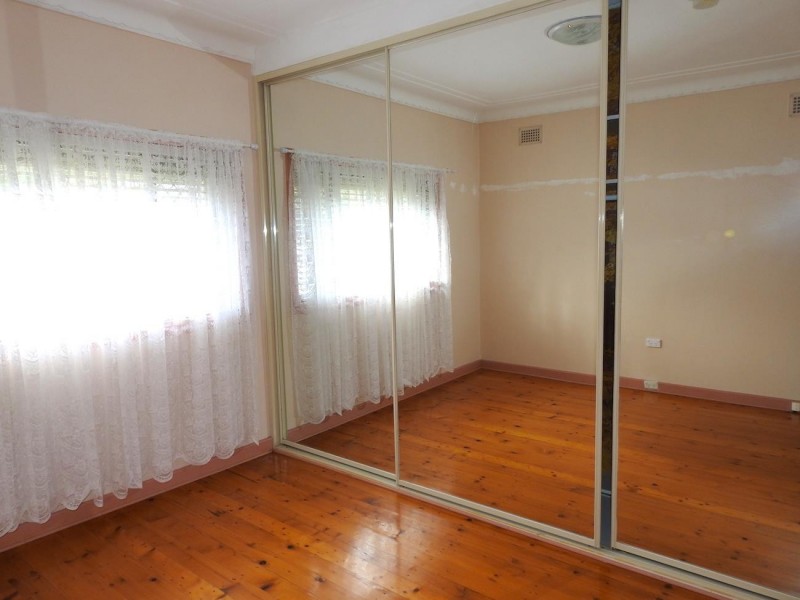 6 Thomas  Street, Fairfield NSW 2165