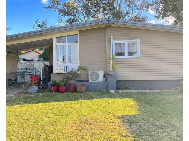 42 Mindanao Avenue, Lethbridge Park NSW 2770