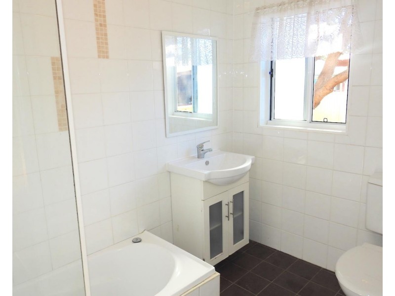 42 Mindanao Avenue, Lethbridge Park NSW 2770