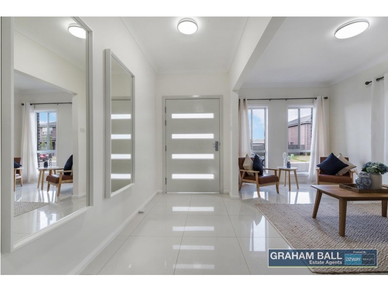 8 Murrumbidgee Street, Gregory Hills NSW 2557