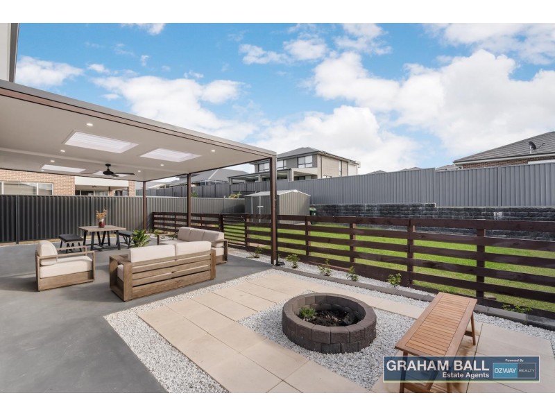 8 Murrumbidgee Street, Gregory Hills NSW 2557