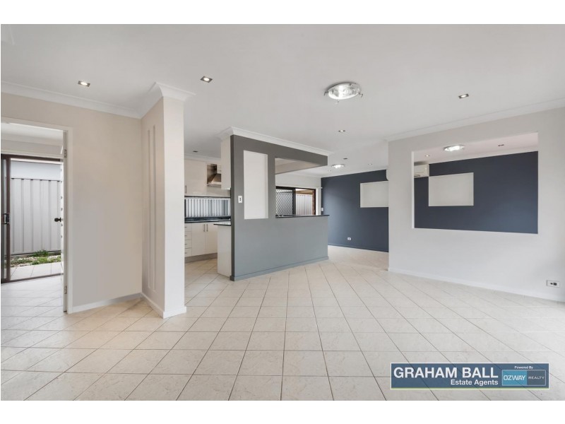 8 Castlereagh Street, Bossley Park NSW 2176