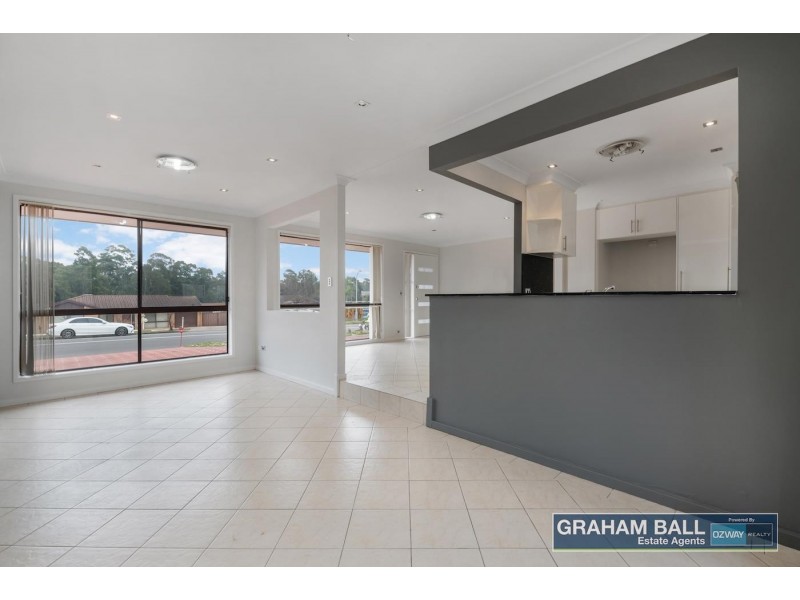 8 Castlereagh Street, Bossley Park NSW 2176
