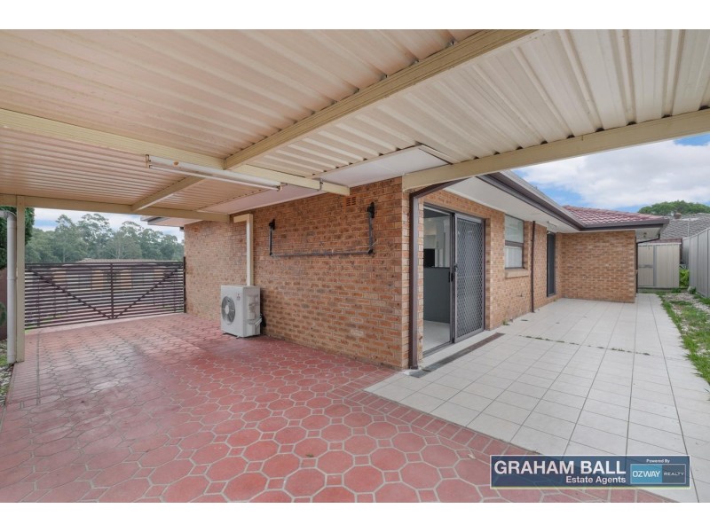 8 Castlereagh Street, Bossley Park NSW 2176