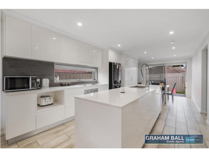 8 Castlereagh Street, Bossley Park NSW 2176