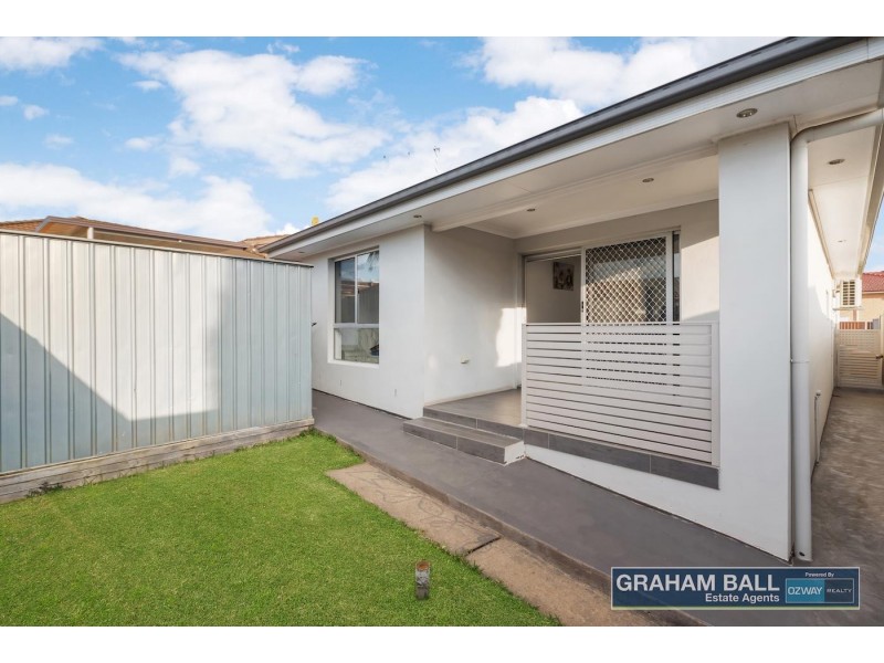 8 Castlereagh Street, Bossley Park NSW 2176