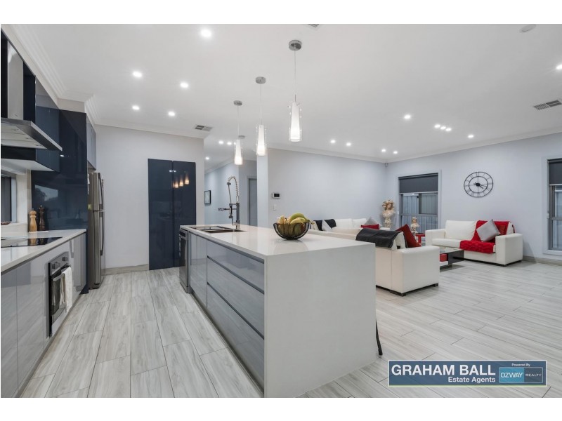 2 Heysen Street, Abbotsbury NSW 2176