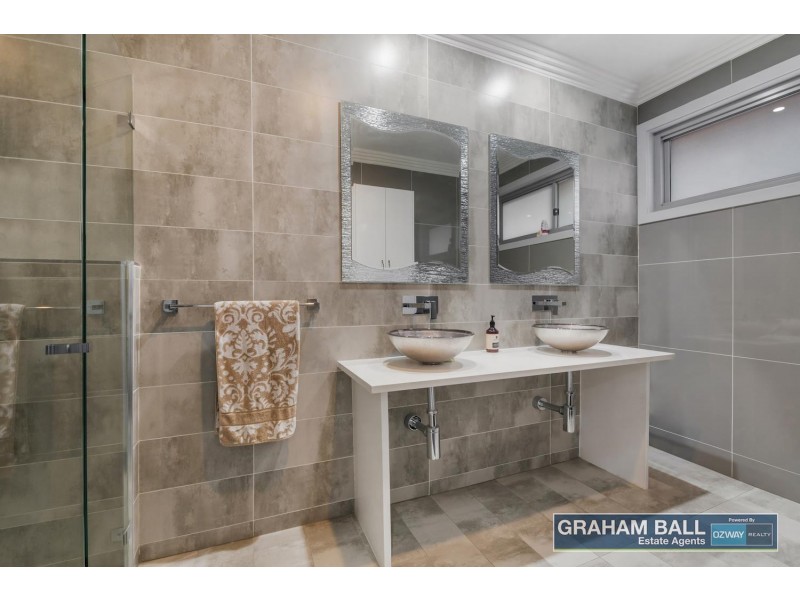 2 Heysen Street, Abbotsbury NSW 2176