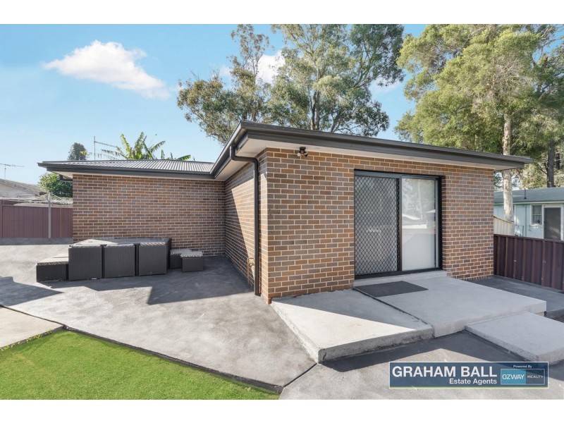 5A De Witt Place, Fairfield West NSW 2165