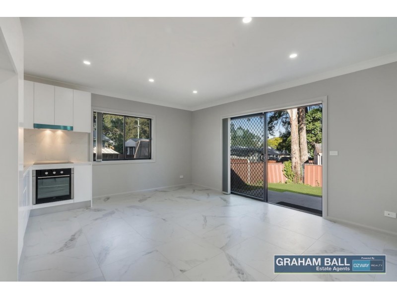 5A De Witt Place, Fairfield West NSW 2165