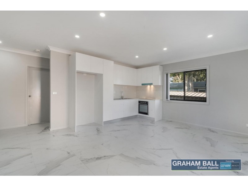 5A De Witt Place, Fairfield West NSW 2165