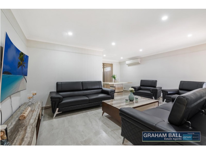 5 Hope Crescent, Bossley Park NSW 2176