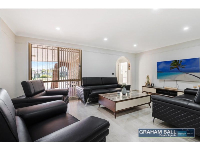 5 Hope Crescent, Bossley Park NSW 2176