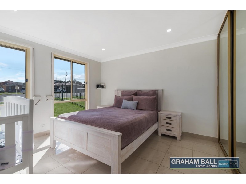 5 Hope Crescent, Bossley Park NSW 2176