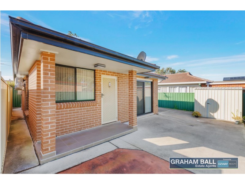 5 Hope Crescent, Bossley Park NSW 2176