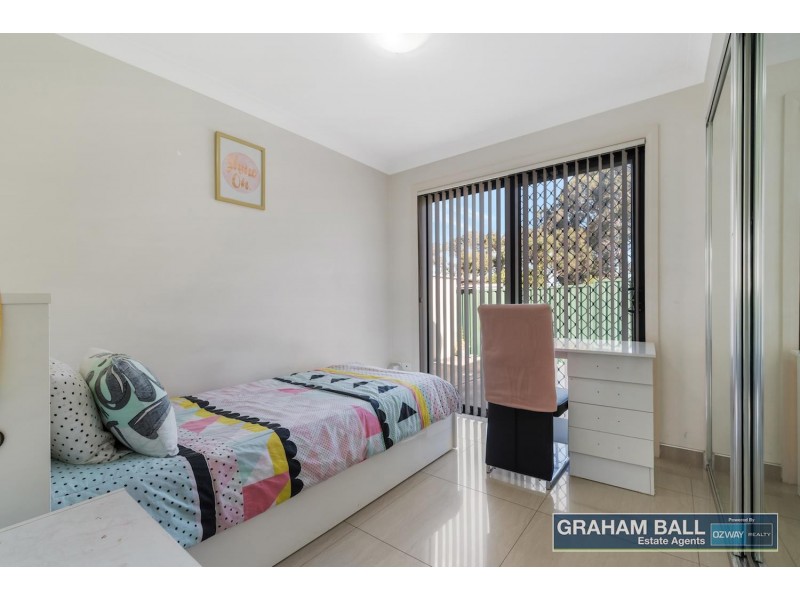 5 Hope Crescent, Bossley Park NSW 2176