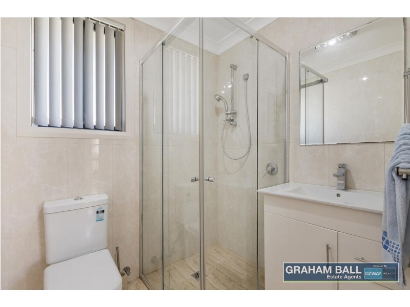 5 Hope Crescent, Bossley Park NSW 2176