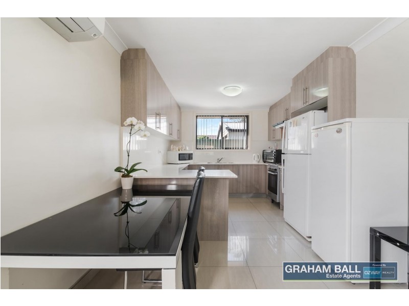 5 Hope Crescent, Bossley Park NSW 2176