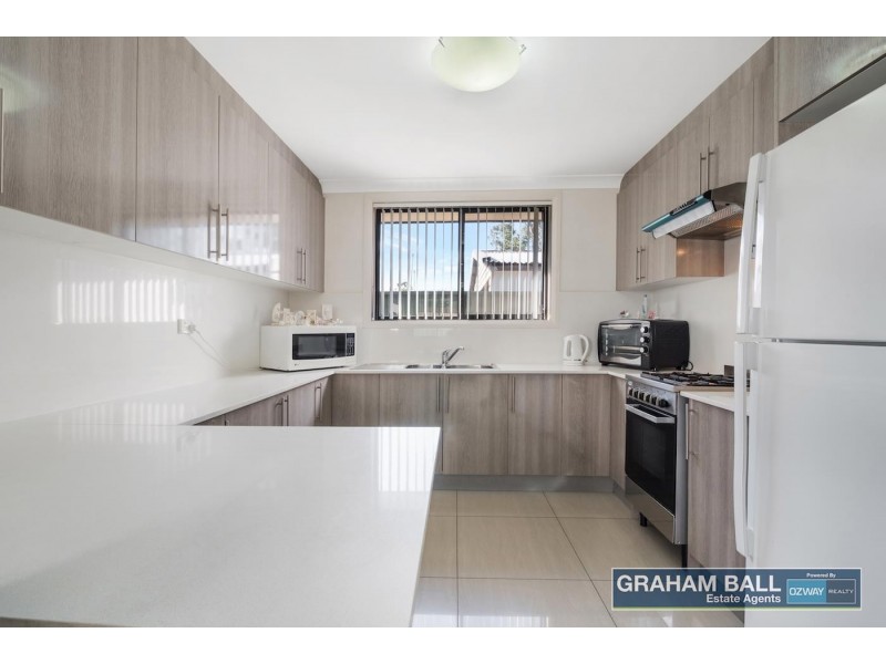 5 Hope Crescent, Bossley Park NSW 2176