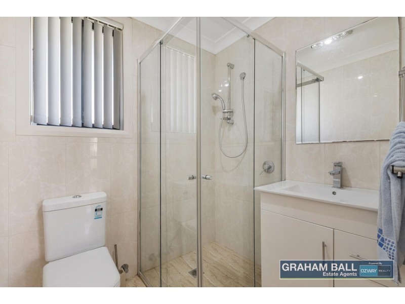 5 Hope Crescent, Bossley Park NSW 2176