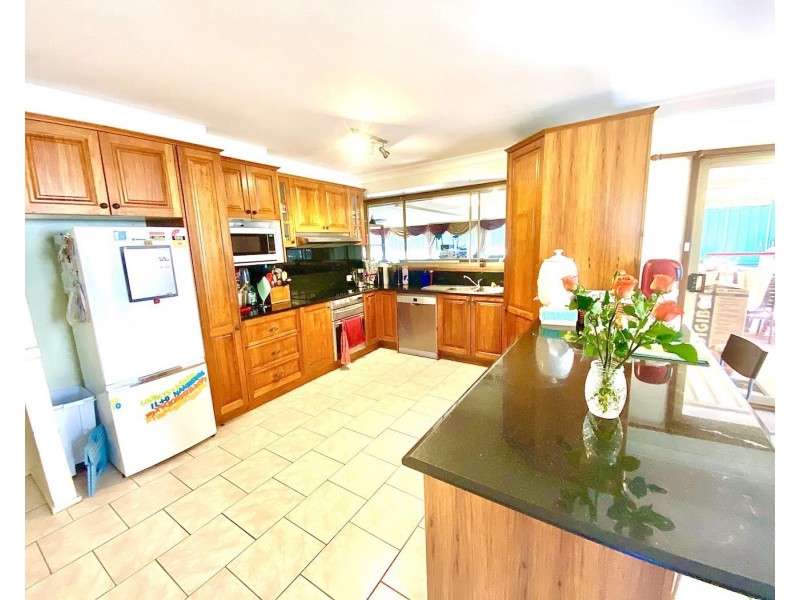 49 Anthony Street, Rosemeadow NSW 2560