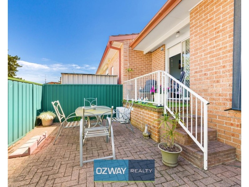 17/1 Dan Close, Gorokan NSW 2263