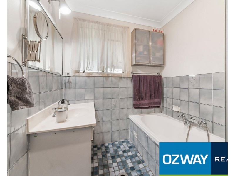 13 Maylie Close, Ambarvale NSW 2560