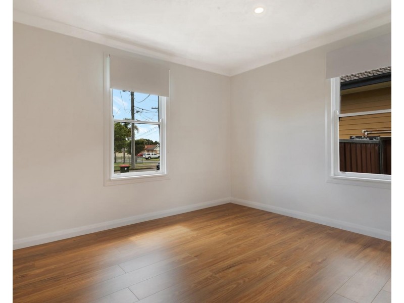 15 Nauru Crescent, Lethbridge Park NSW 2770