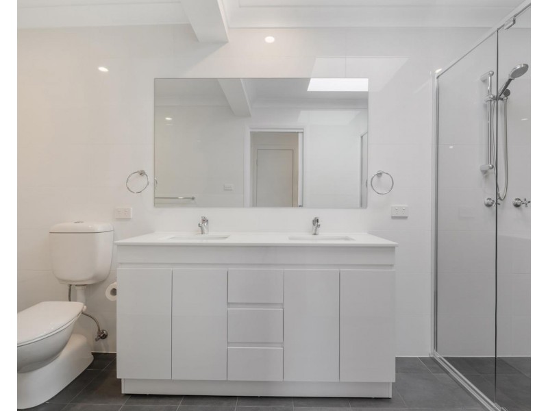 15 Nauru Crescent, Lethbridge Park NSW 2770