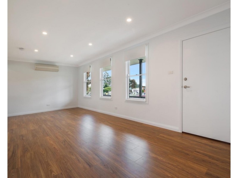 15 Nauru Crescent, Lethbridge Park NSW 2770