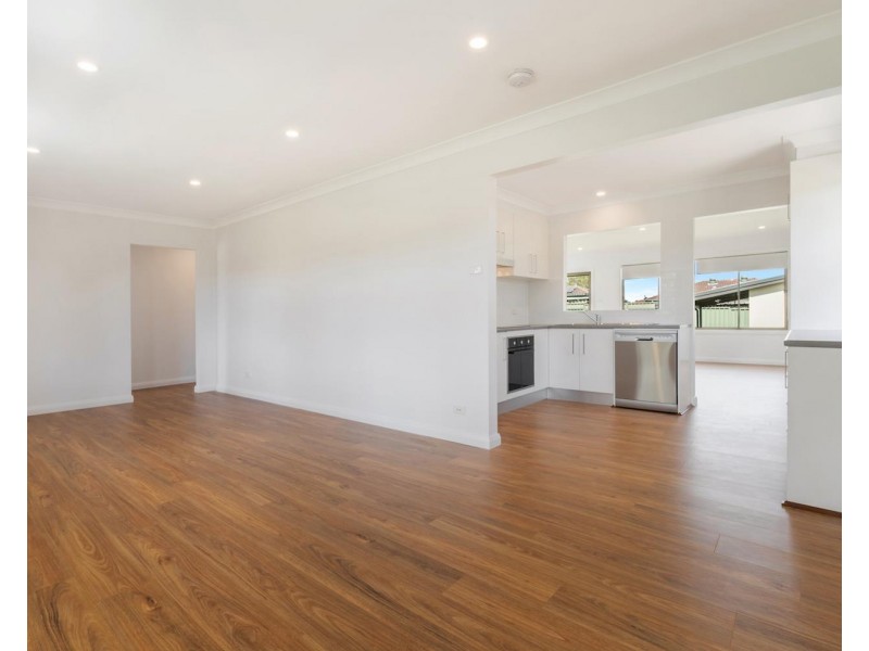 15 Nauru Crescent, Lethbridge Park NSW 2770