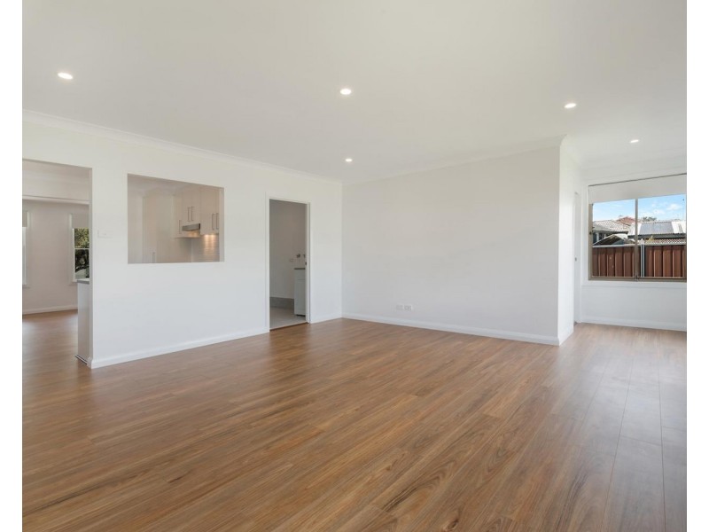 15 Nauru Crescent, Lethbridge Park NSW 2770