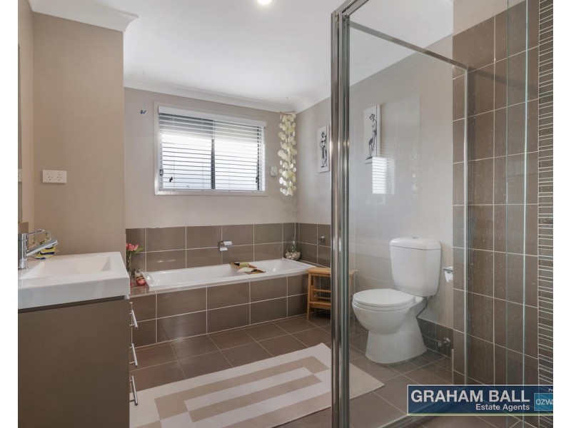 15 Dalmatia Avenue, Edmondson Park NSW 2174