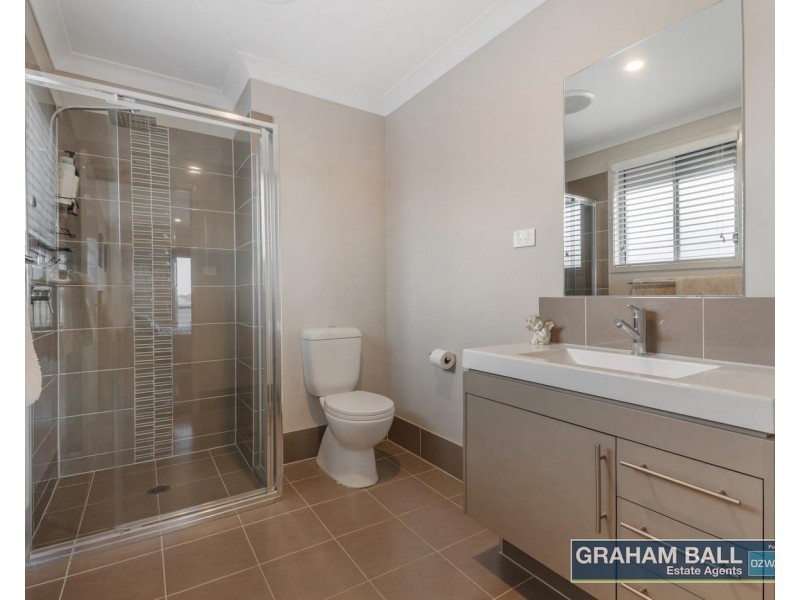 15 Dalmatia Avenue, Edmondson Park NSW 2174