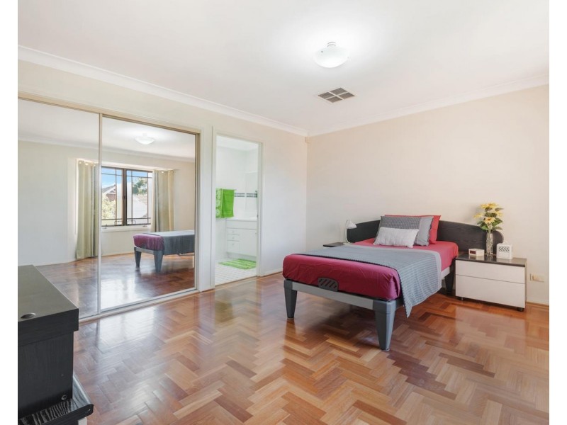 4 Hampshire Court, Cherrybrook NSW 2126