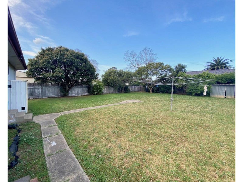 28 Quiros Avenue, Fairfield West NSW 2165