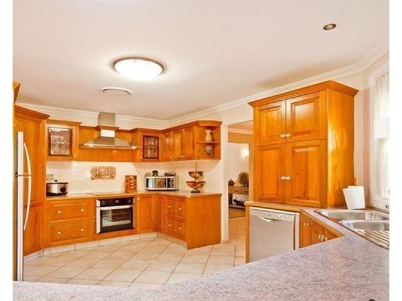 6 Eskdale Street, Minchinbury NSW 2770