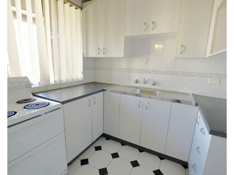 2/14 Forbes Street, Warwick Farm NSW 2170