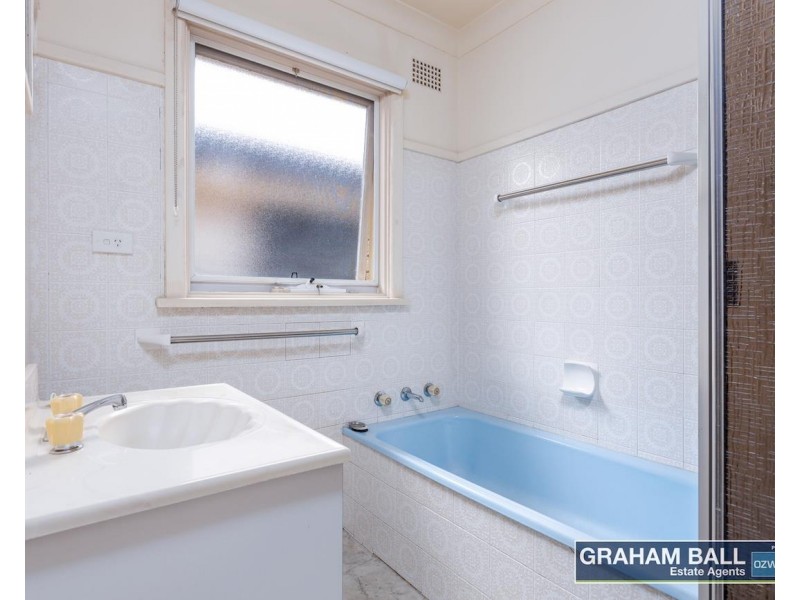 9 Goodacre Avenue, Fairfield West NSW 2165